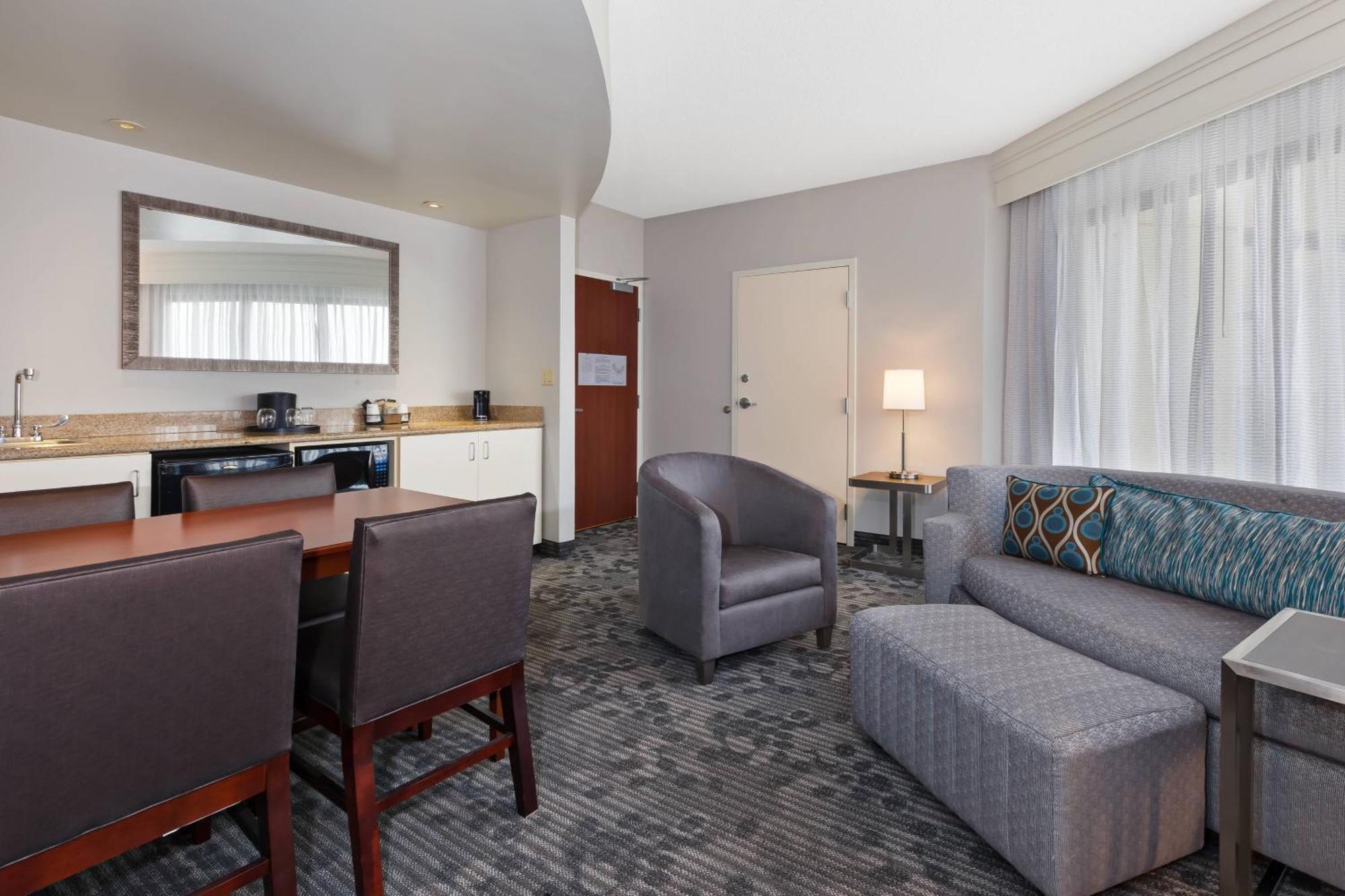 Courtyard By Marriott Oklahoma City Downtown Ngoại thất bức ảnh