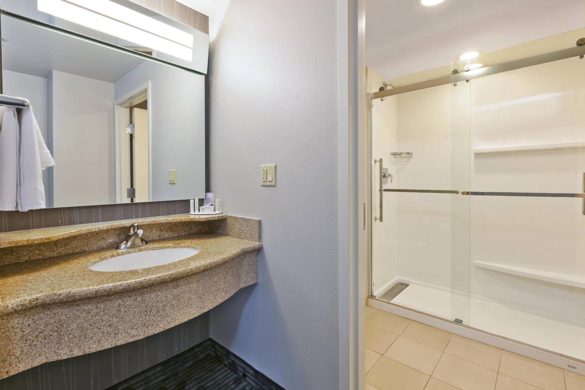 Courtyard By Marriott Oklahoma City Downtown Ngoại thất bức ảnh
