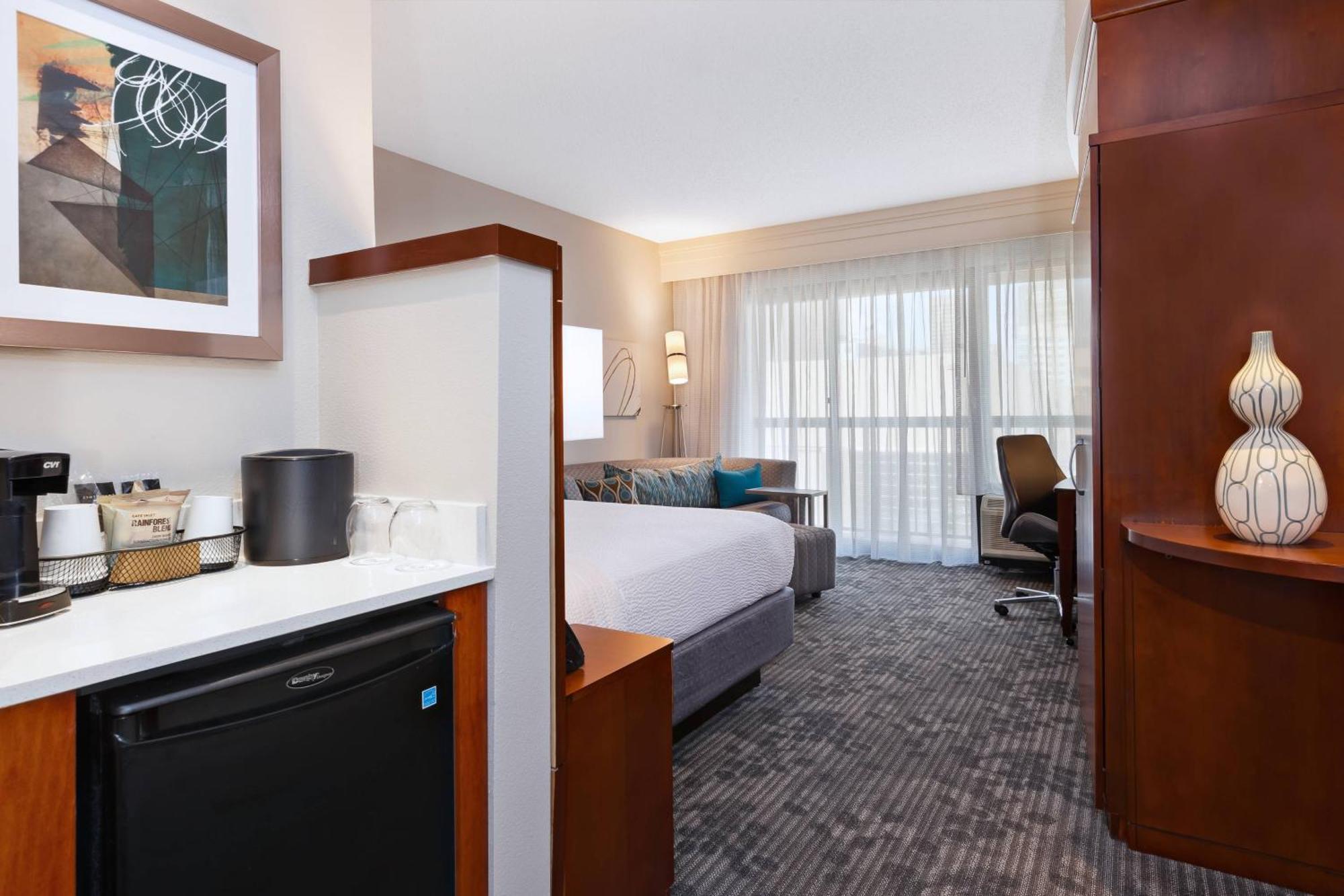 Courtyard By Marriott Oklahoma City Downtown Ngoại thất bức ảnh